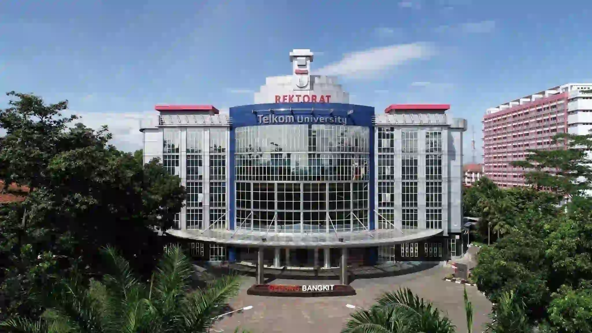 1. Universitas Telkom Bandung