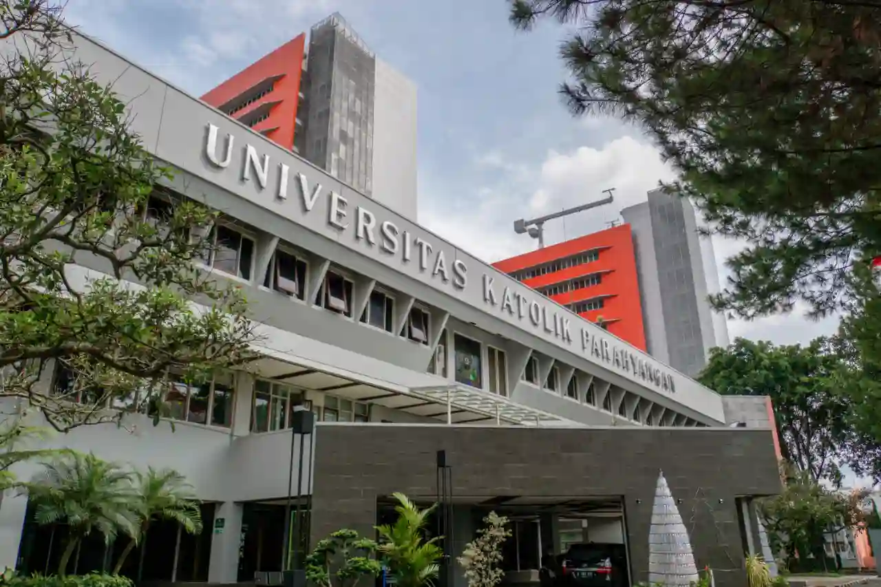 2. Universitas Katolik Parahyangan Bandung